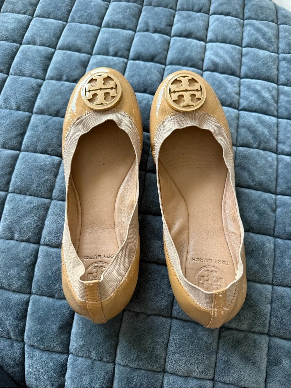 Tory Burch Beige Patent Leather Logo Ballet Flats